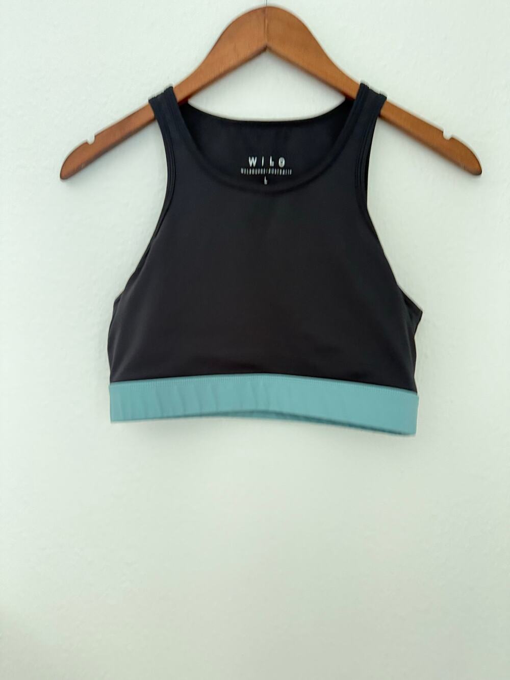 Wilo High Neck Black Sports Bra Crop Top Size Large